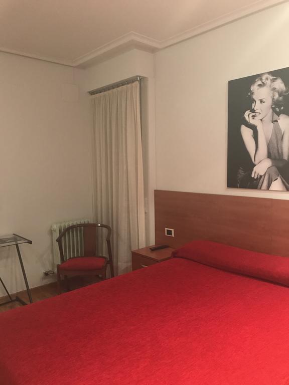 Pension Logroño Exteriör bild