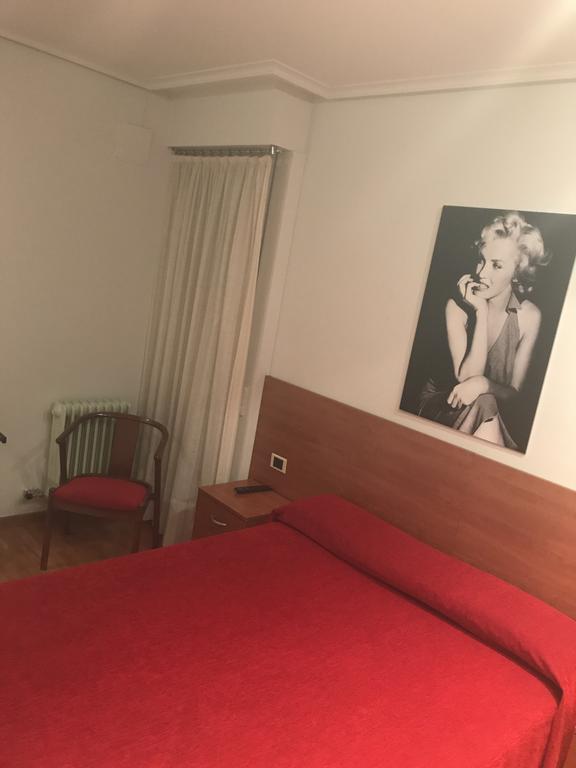 Pension Logroño Exteriör bild